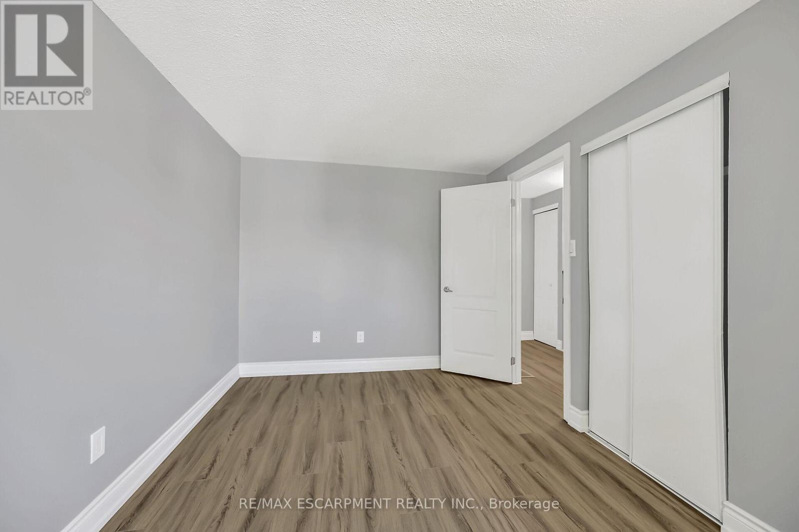 Photo 26 of 8 125 Limeridge Road W, Hamilton ON