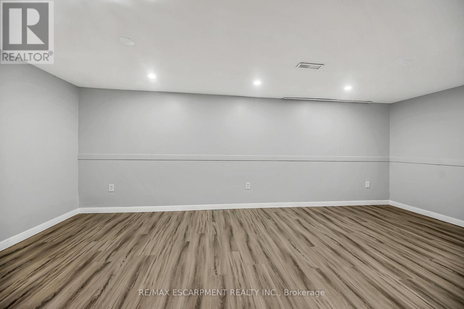 Photo 33 of 8 125 Limeridge Road W, Hamilton ON