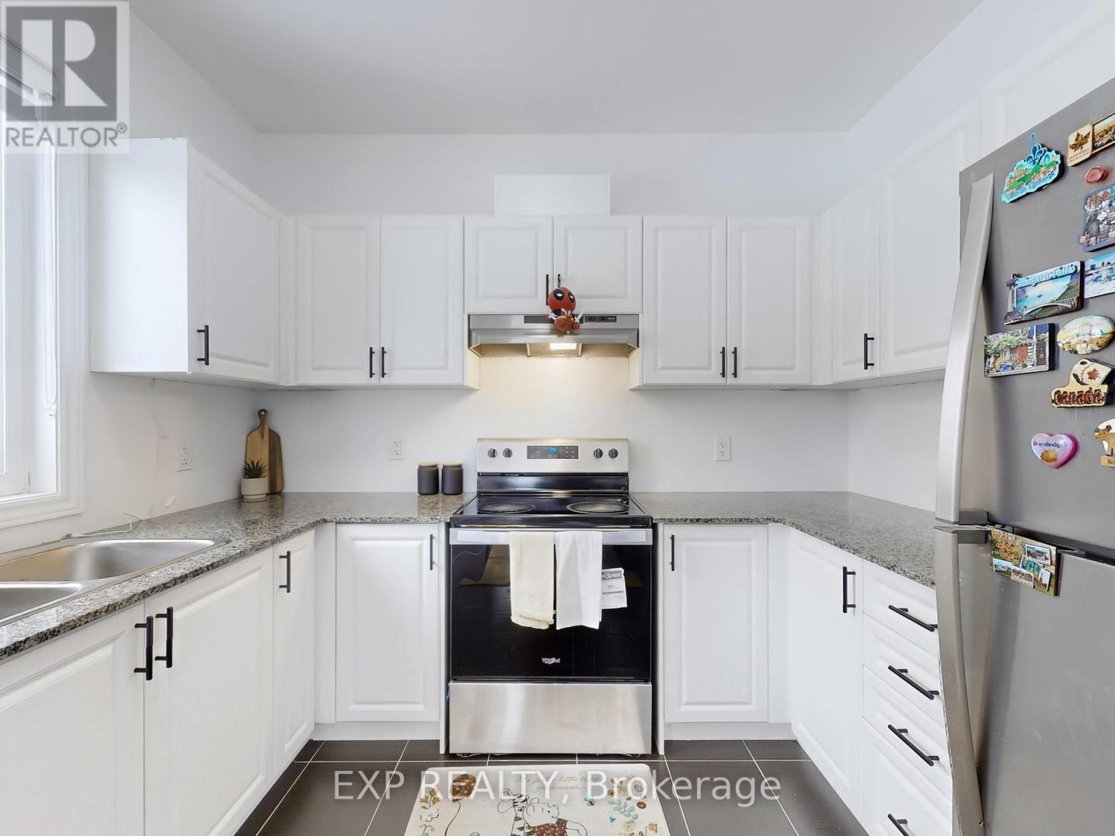 Photo 10 of 32 Doc Lougheed Avenue, Southgate ON