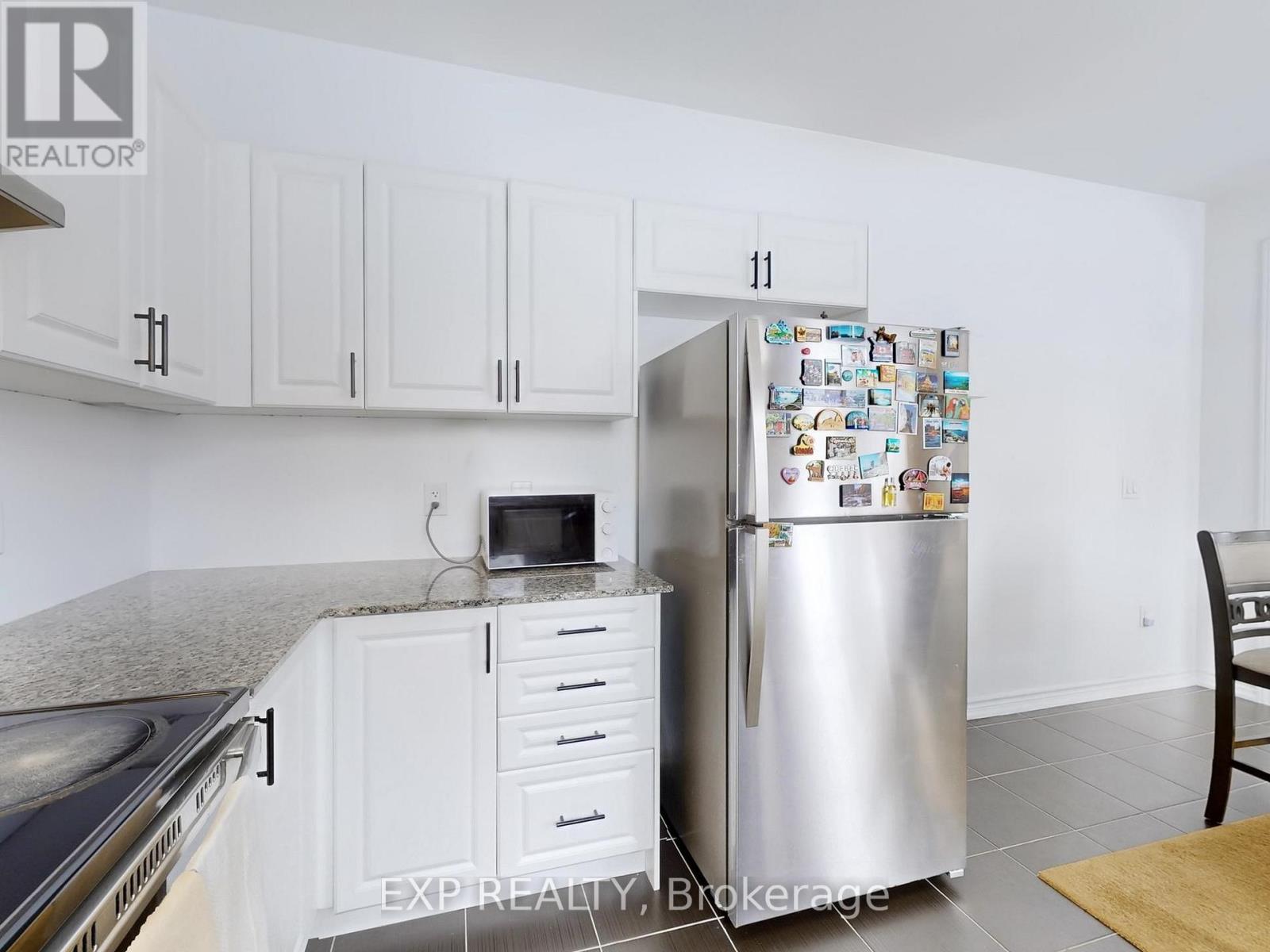 Photo 11 of 32 Doc Lougheed Avenue, Southgate ON