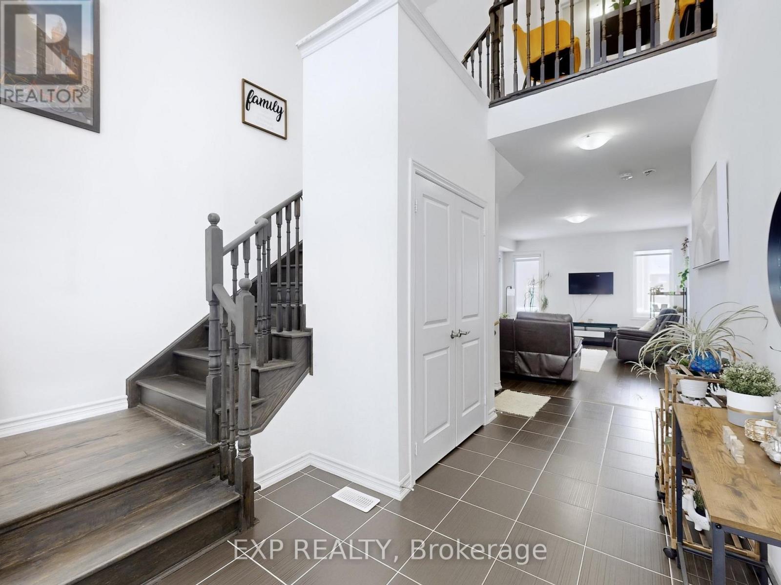 Photo 20 of 32 Doc Lougheed Avenue, Southgate ON