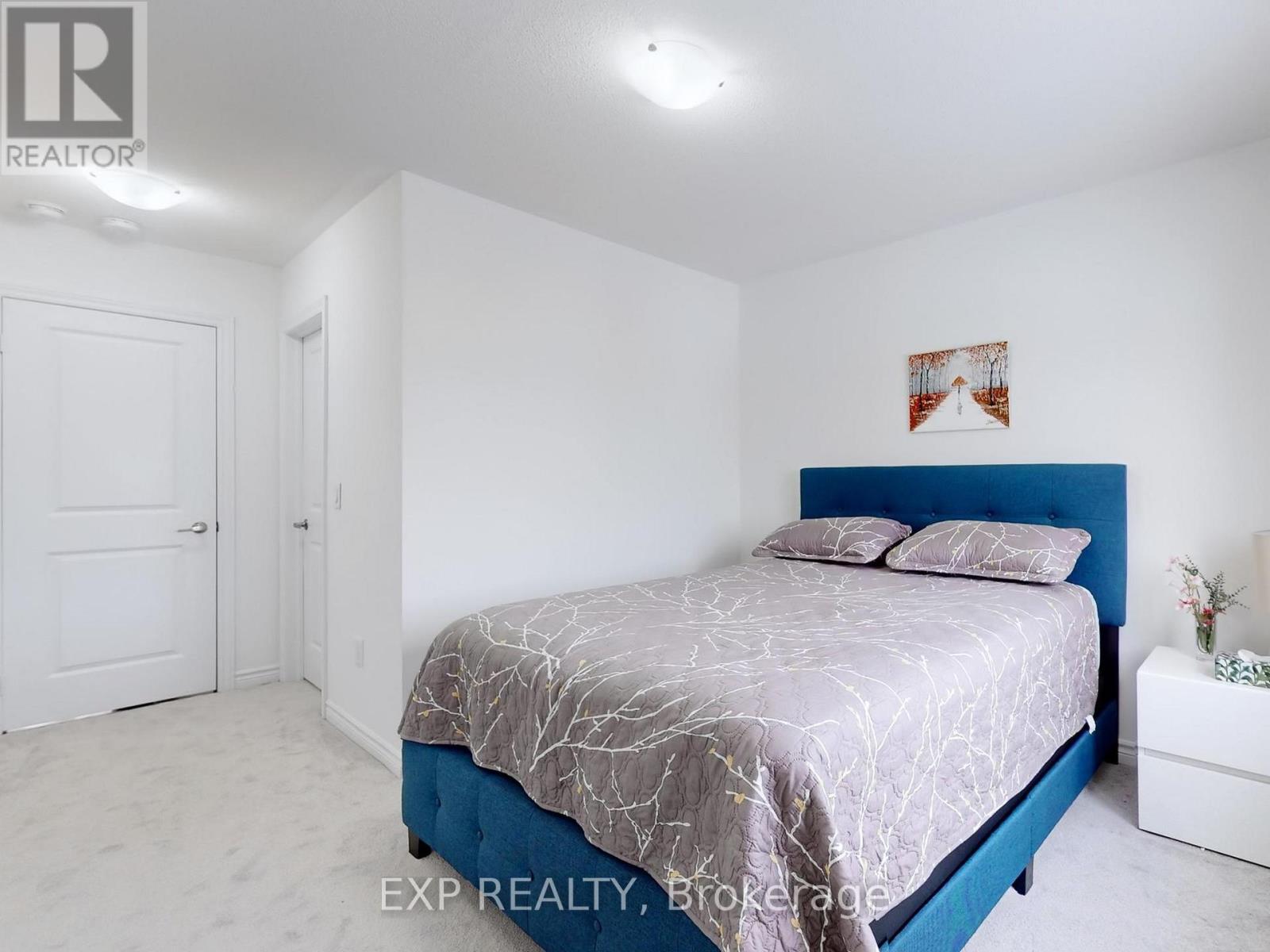 Photo 35 of 32 Doc Lougheed Avenue, Southgate ON