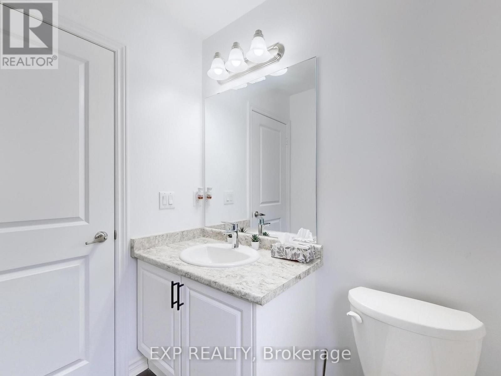 Photo 38 of 32 Doc Lougheed Avenue, Southgate ON