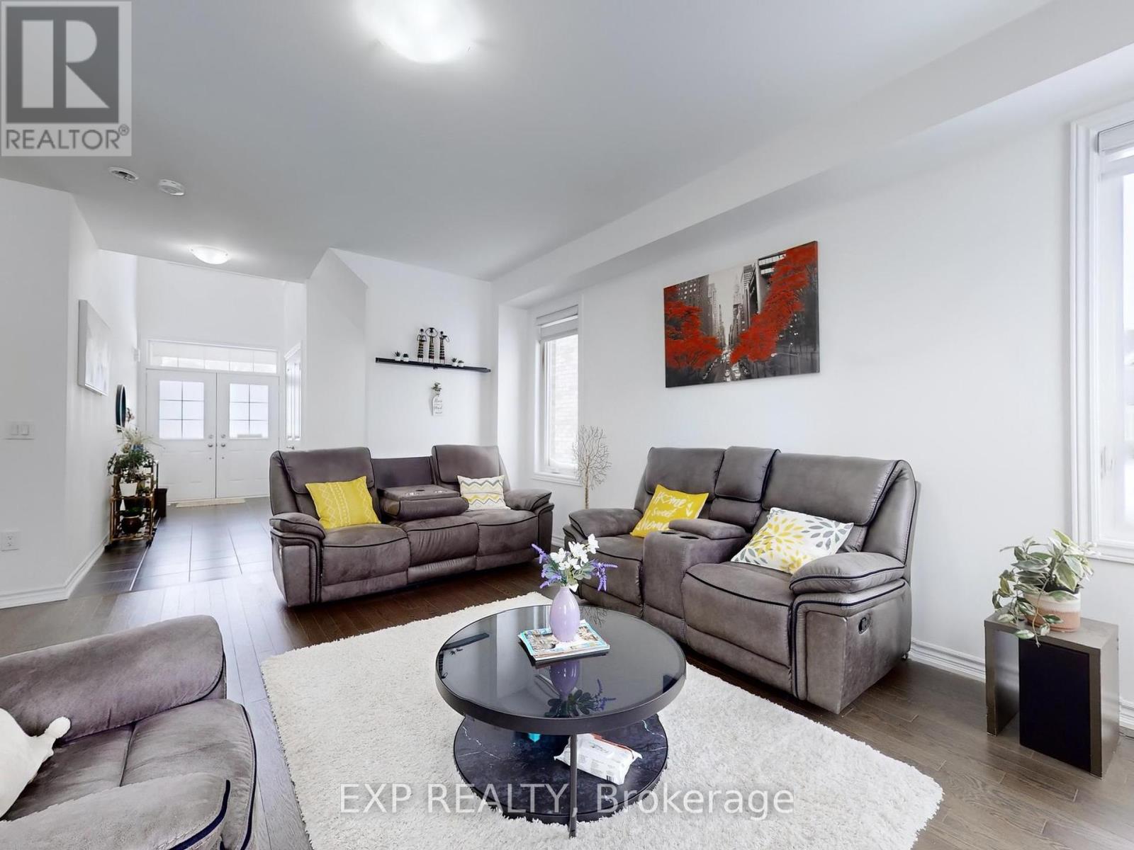 Photo 6 of 32 Doc Lougheed Avenue, Southgate ON