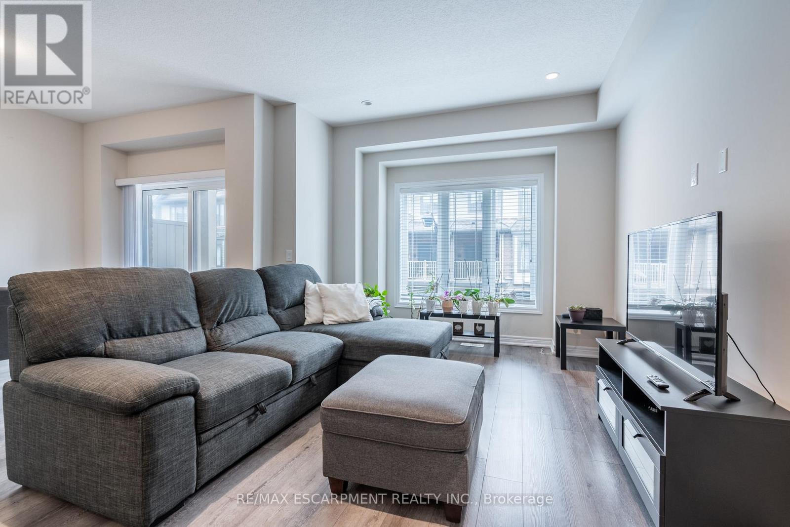Photo 13 of 36 27 Rachel Drive, Hamilton ON