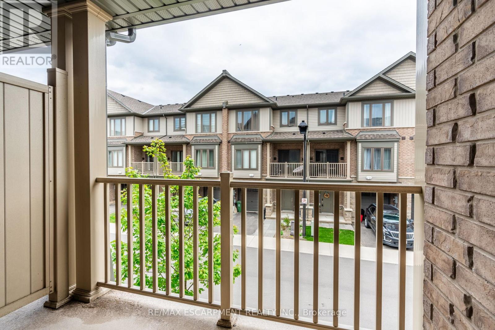 Photo 21 of 36 27 Rachel Drive, Hamilton ON