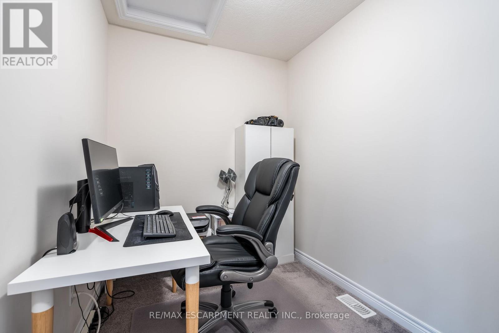 Photo 27 of 36 27 Rachel Drive, Hamilton ON