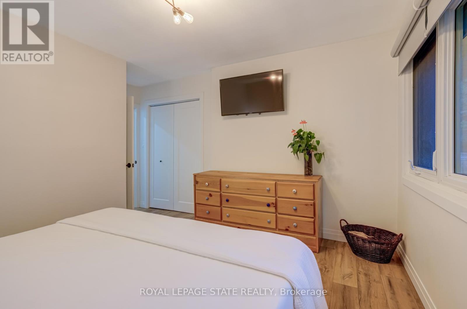 Photo 16 of 6461 Dickenson Road E, Hamilton ON