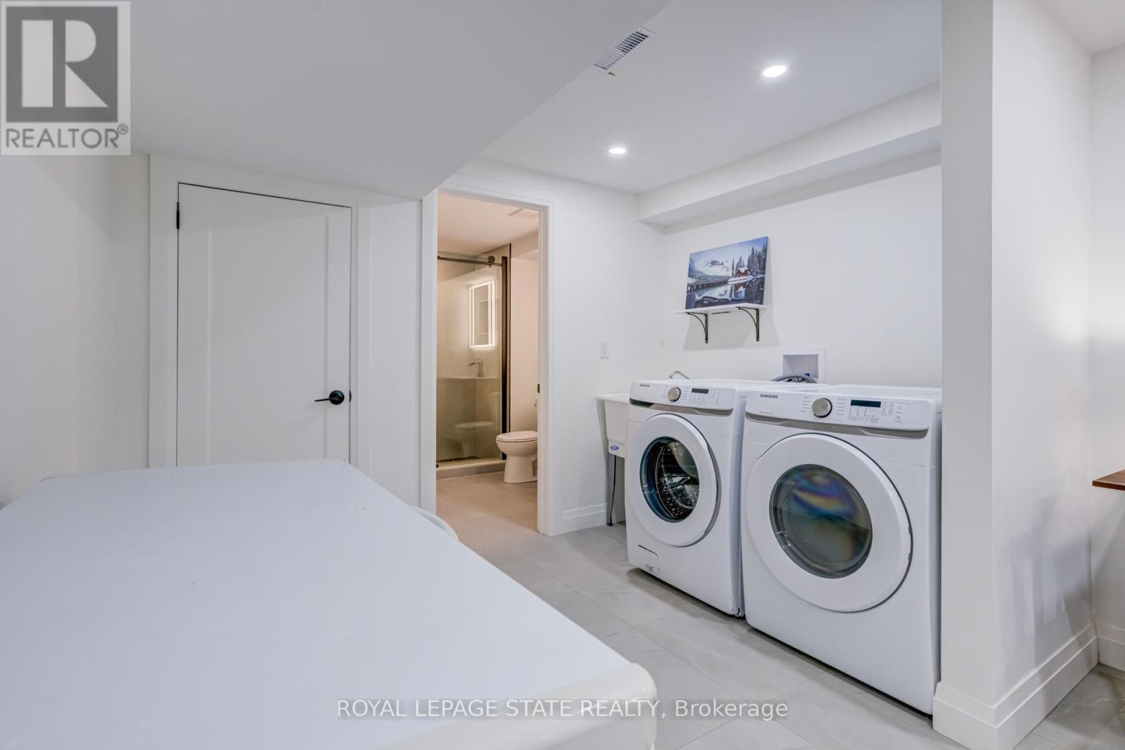 Photo 31 of 6461 Dickenson Road E, Hamilton ON