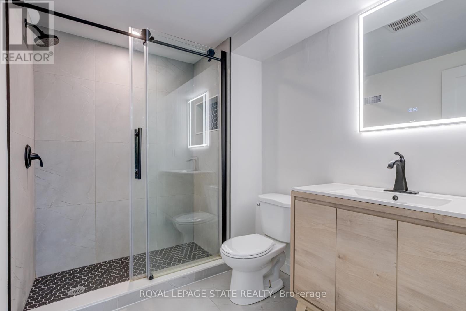 Photo 32 of 6461 Dickenson Road E, Hamilton ON