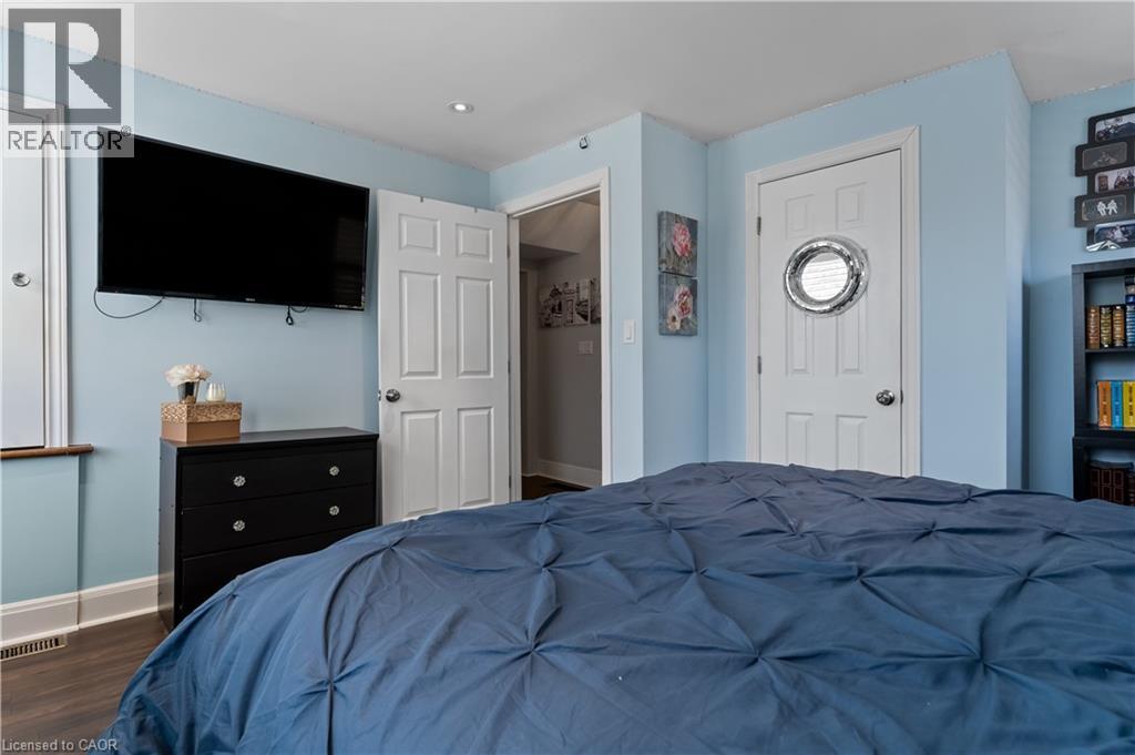 Photo 27 of 99 Mill Street N, Waterdown ON