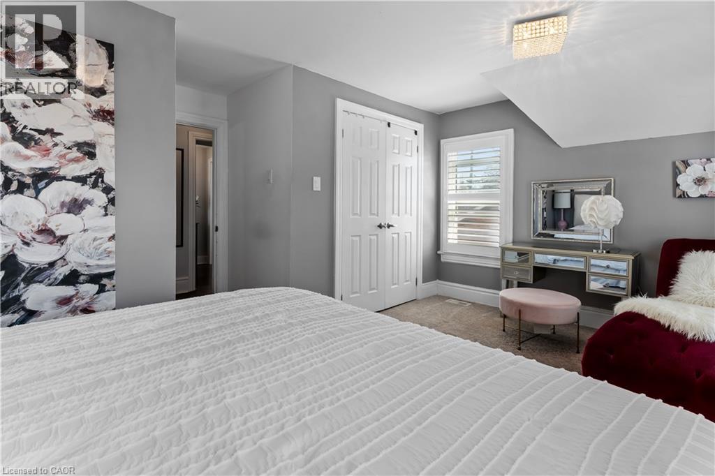 Photo 31 of 99 Mill Street N, Waterdown ON