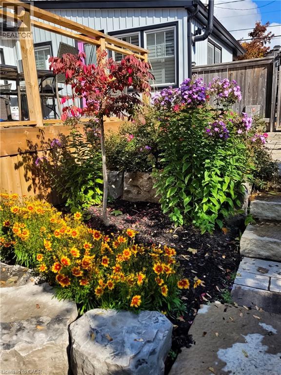 Photo 40 of 99 Mill Street N, Waterdown ON
