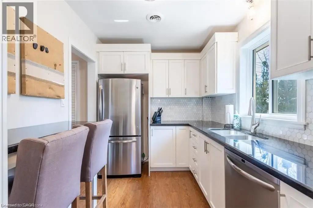 Photo 4 of 432 Burlington Avenue Unit 5, Burlington ON