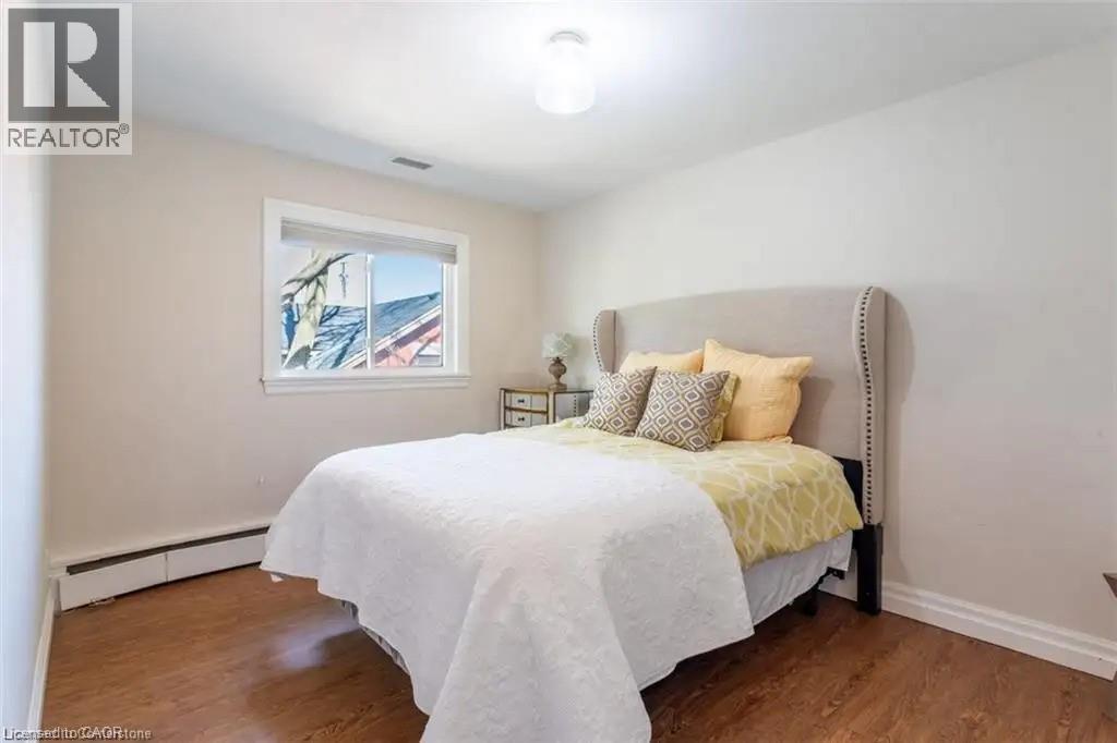 Photo 14 of 432 Burlington Avenue Unit 5, Burlington ON
