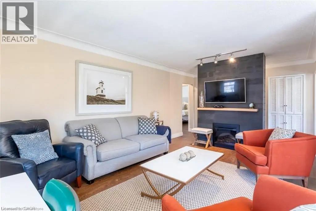 Photo 8 of 432 Burlington Avenue Unit 5, Burlington ON
