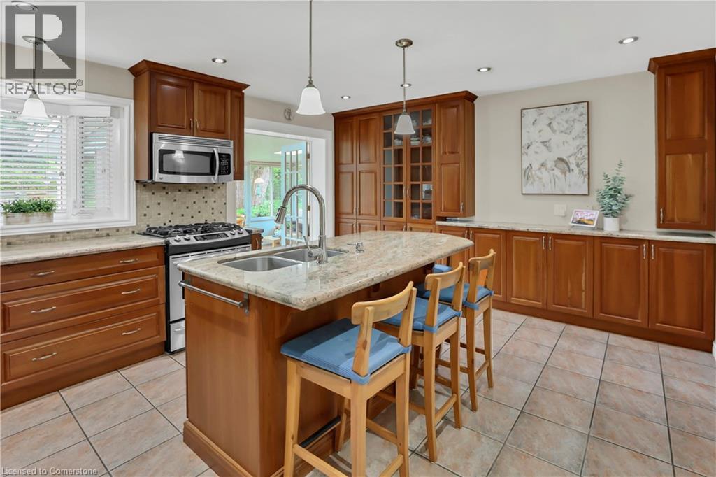 Photo 4 of 95 Mountain Avenue N, Stoney Creek ON
