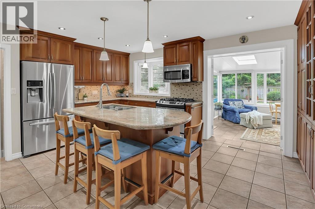 Photo 6 of 95 Mountain Avenue N, Stoney Creek ON
