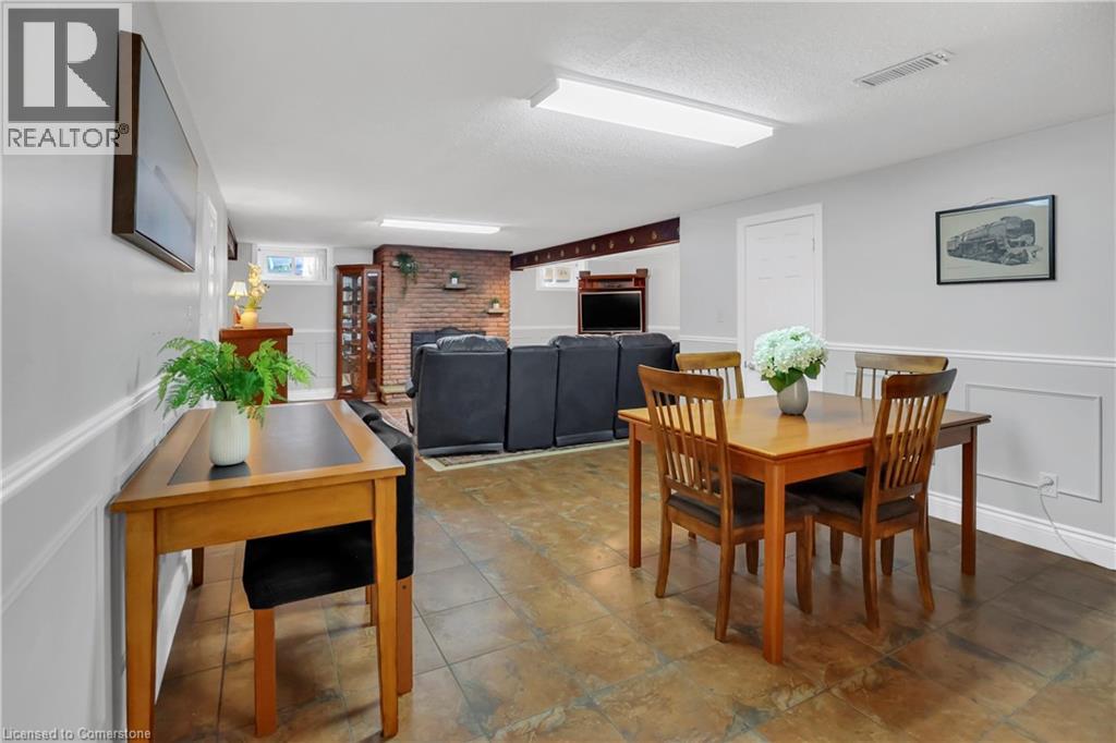 Photo 25 of 95 Mountain Avenue N, Stoney Creek ON