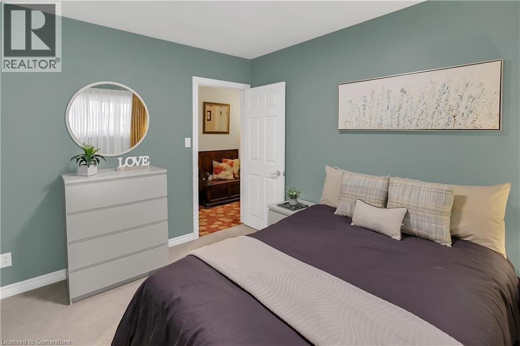 Photo 17 of 95 Mountain Avenue N, Stoney Creek ON