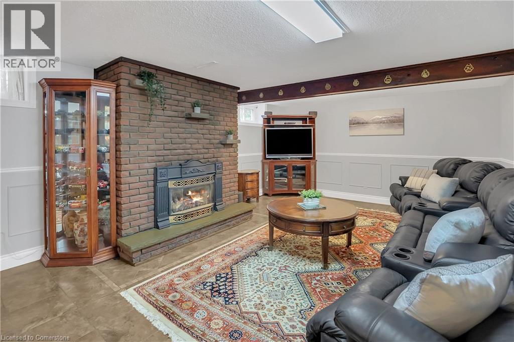 Photo 22 of 95 Mountain Avenue N, Stoney Creek ON