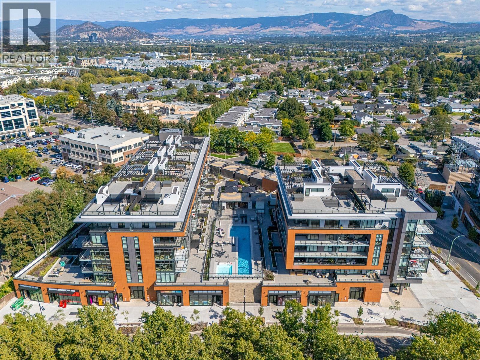 312 3389 LAKESHORE Road, Kelowna
