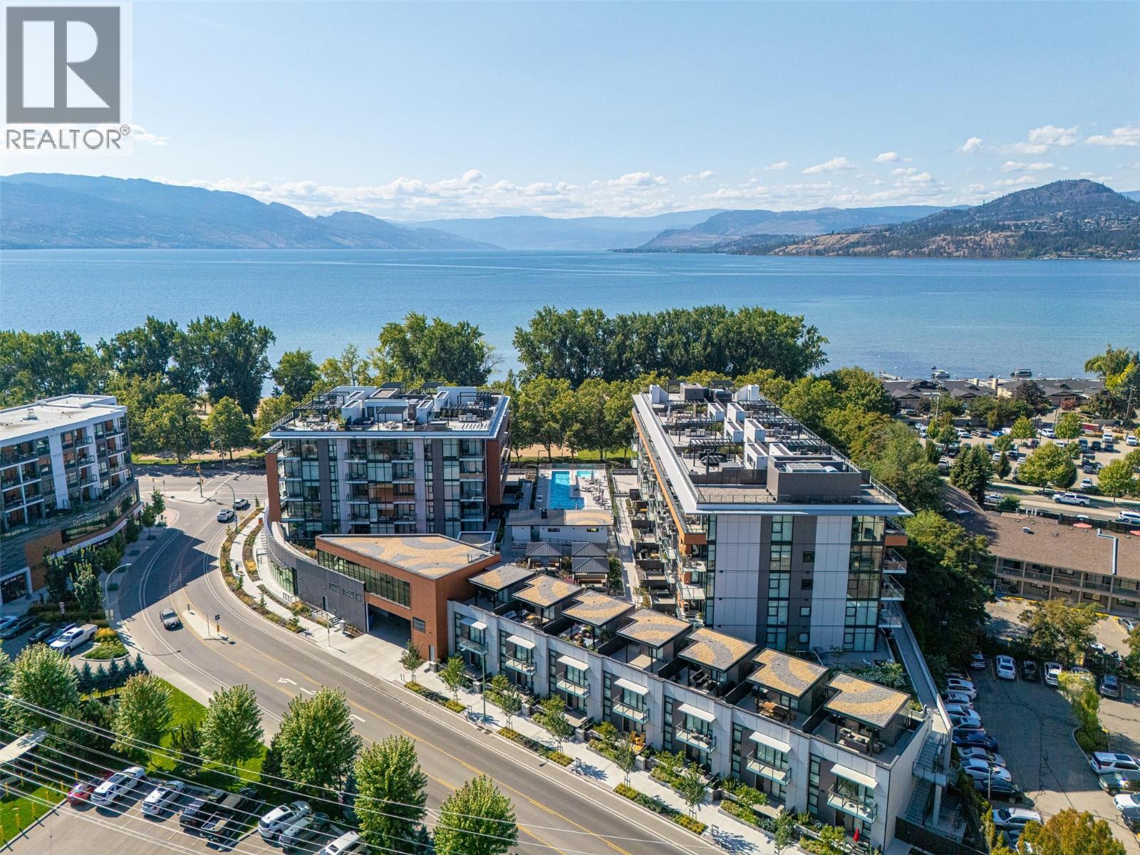 312 3389 LAKESHORE Road, Kelowna