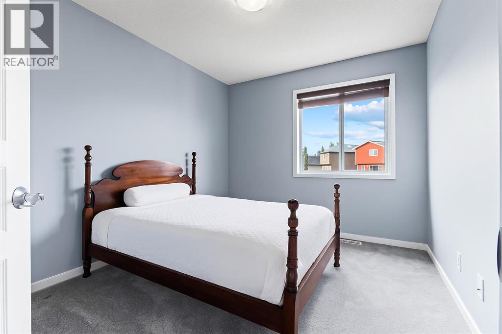 Photo 10 of 1351 New Brighton Park Se, Calgary AB