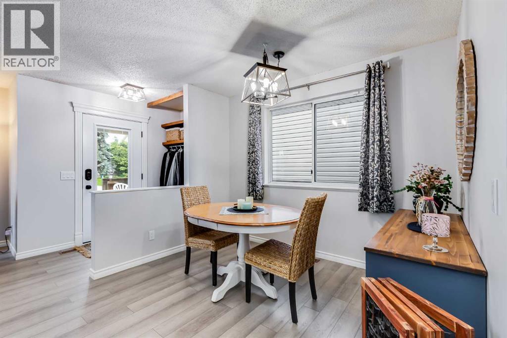 Photo 11 of 19 Martinwood Court Ne, Calgary AB