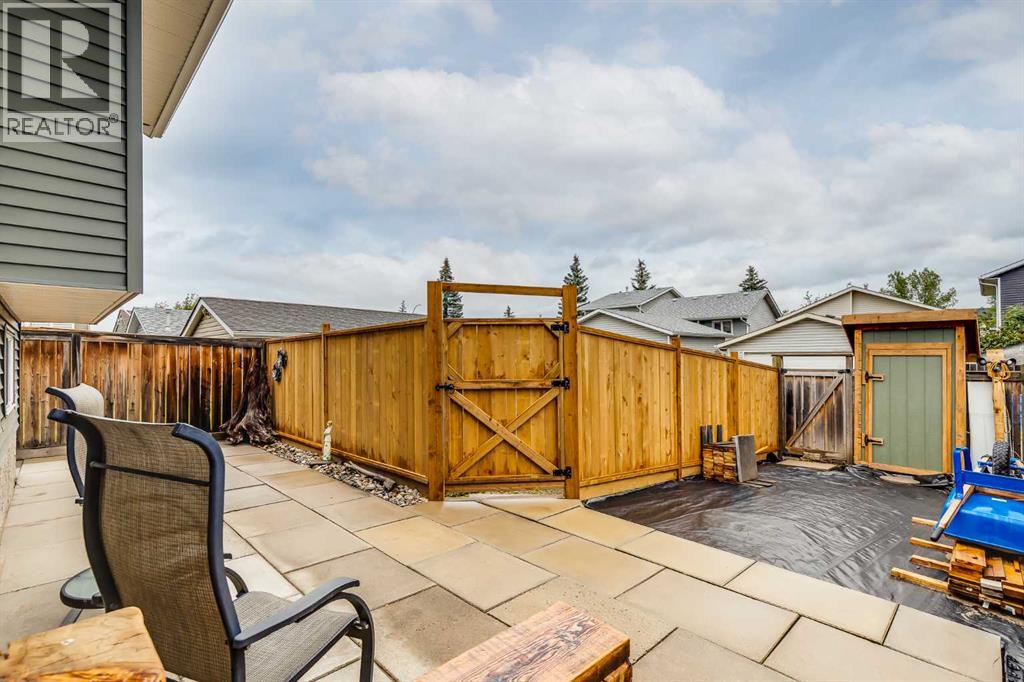 Photo 32 of 19 Martinwood Court Ne, Calgary AB