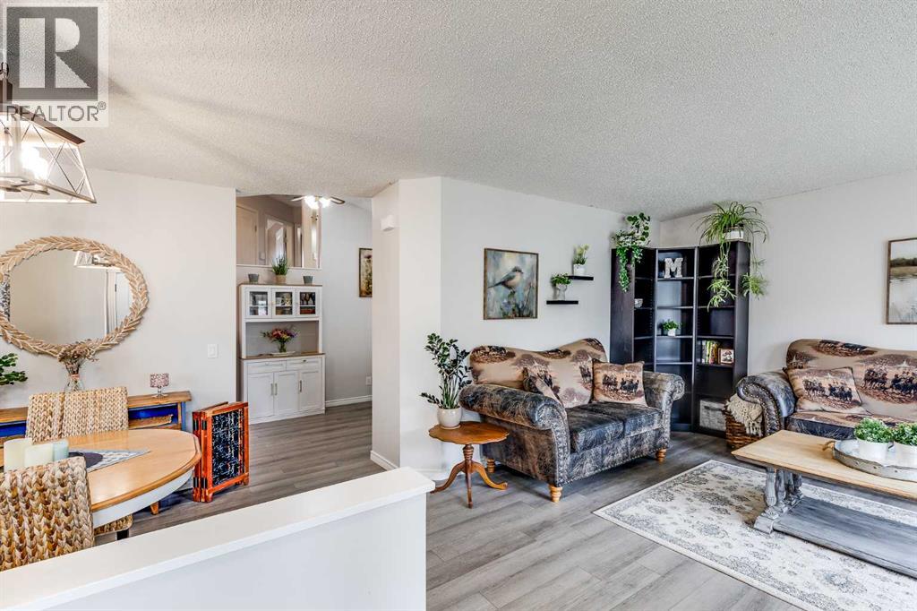Photo 5 of 19 Martinwood Court Ne, Calgary AB
