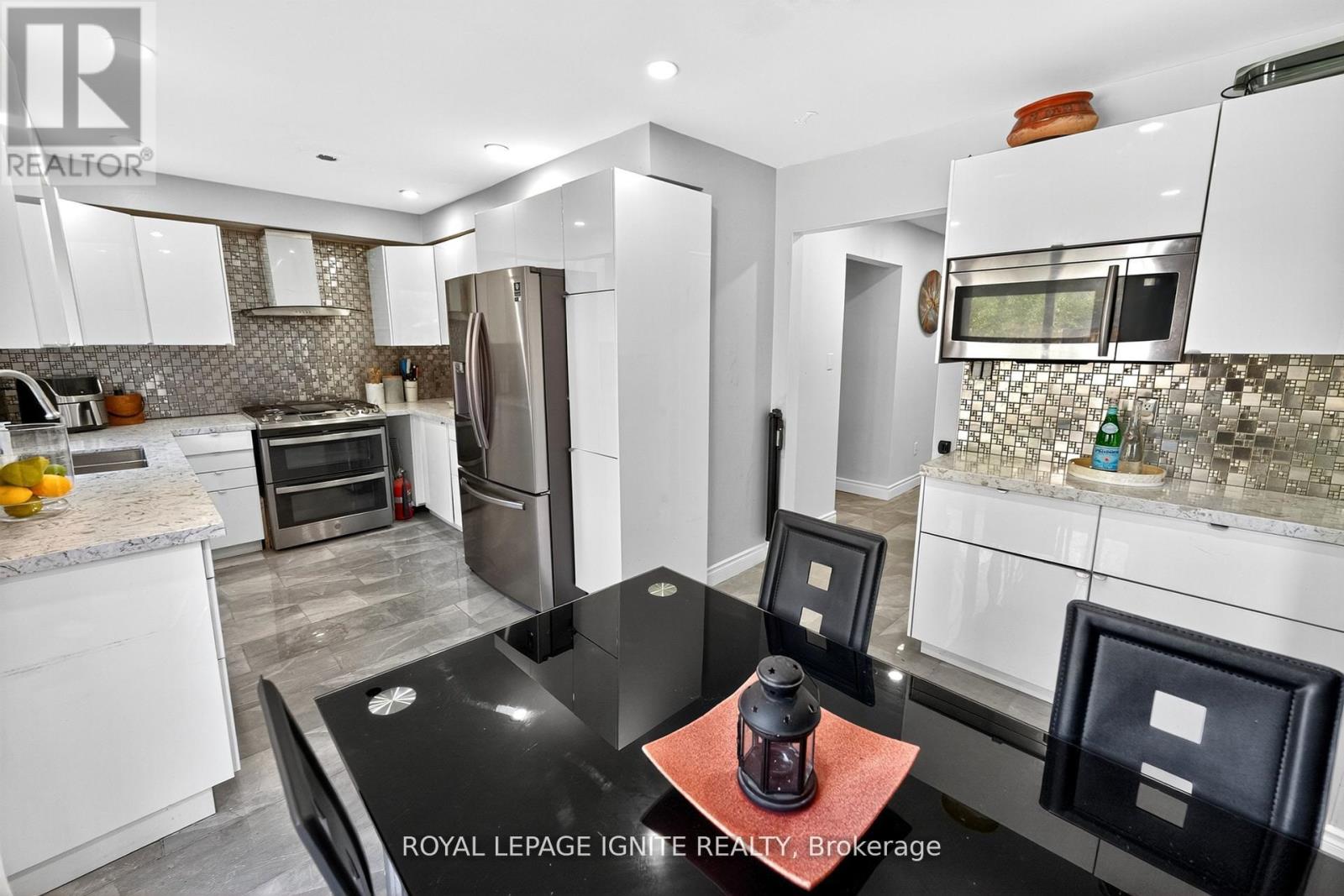 Photo 13 of 7 Ducatel Crescent, Ajax ON