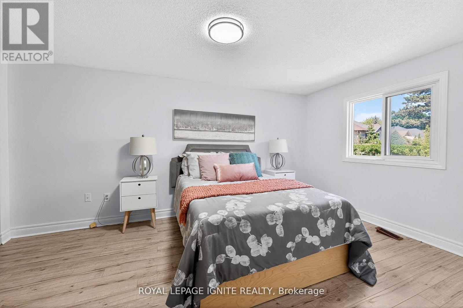 Photo 22 of 7 Ducatel Crescent, Ajax ON