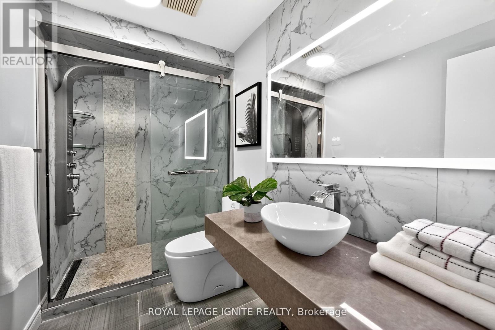 Photo 20 of 7 Ducatel Crescent, Ajax ON