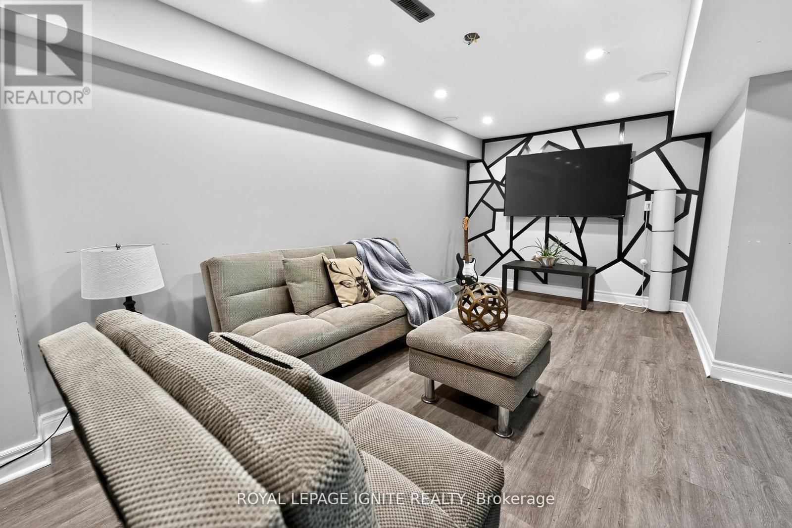 Photo 29 of 7 Ducatel Crescent, Ajax ON