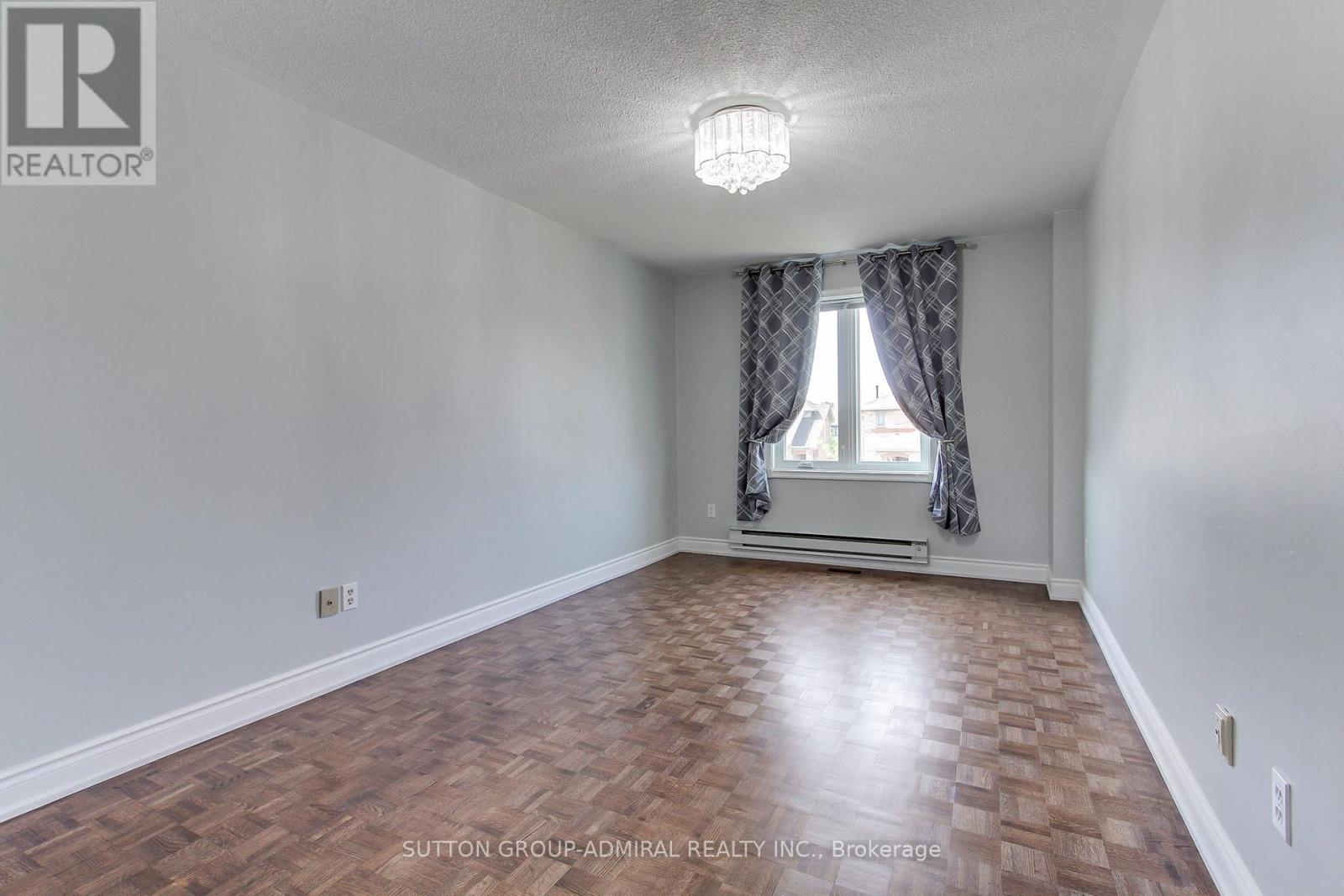 Photo 22 of 26 Carron Avenue, Vaughan ON