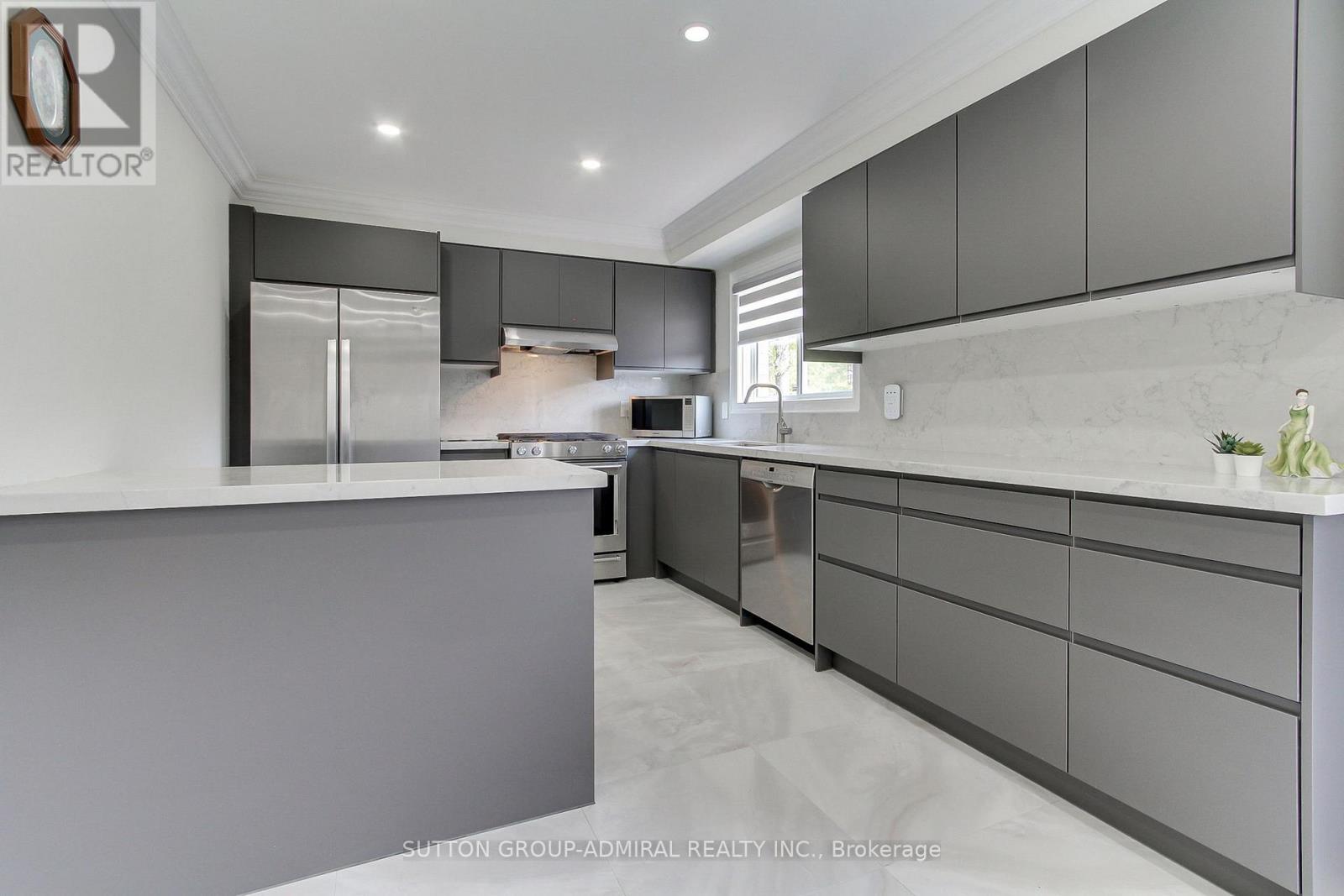 Photo 12 of 26 Carron Avenue, Vaughan ON