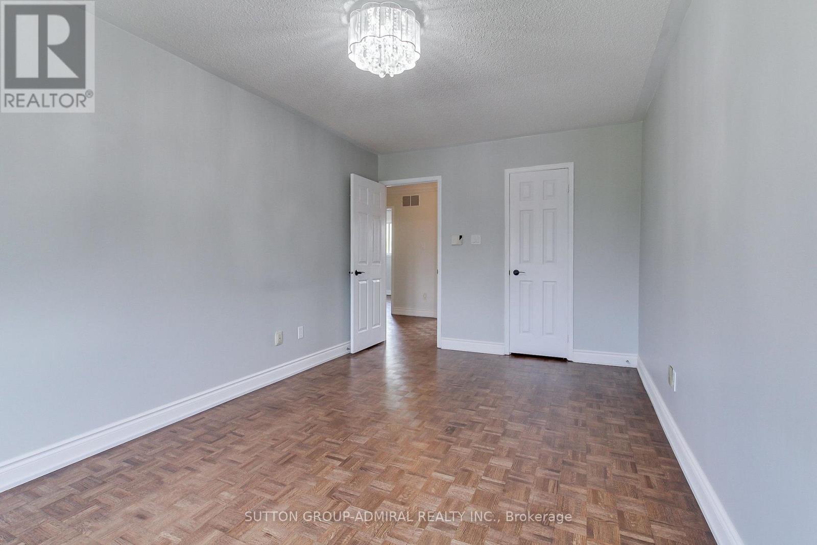 Photo 23 of 26 Carron Avenue, Vaughan ON
