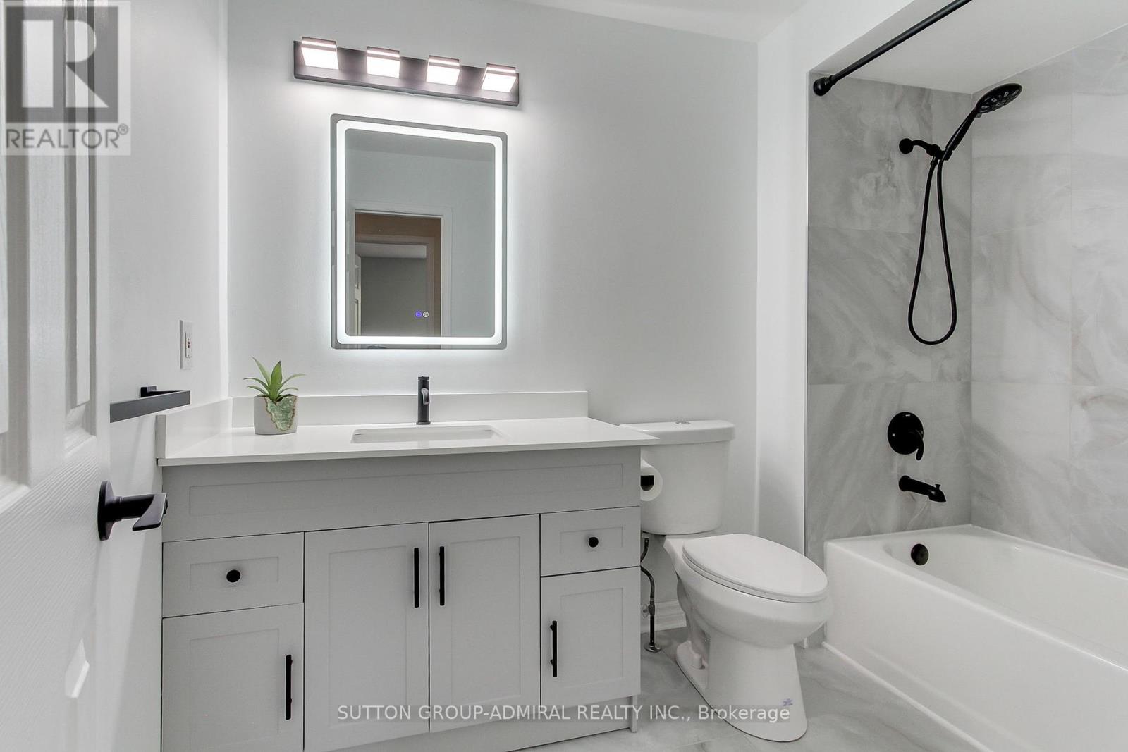Photo 28 of 26 Carron Avenue, Vaughan ON