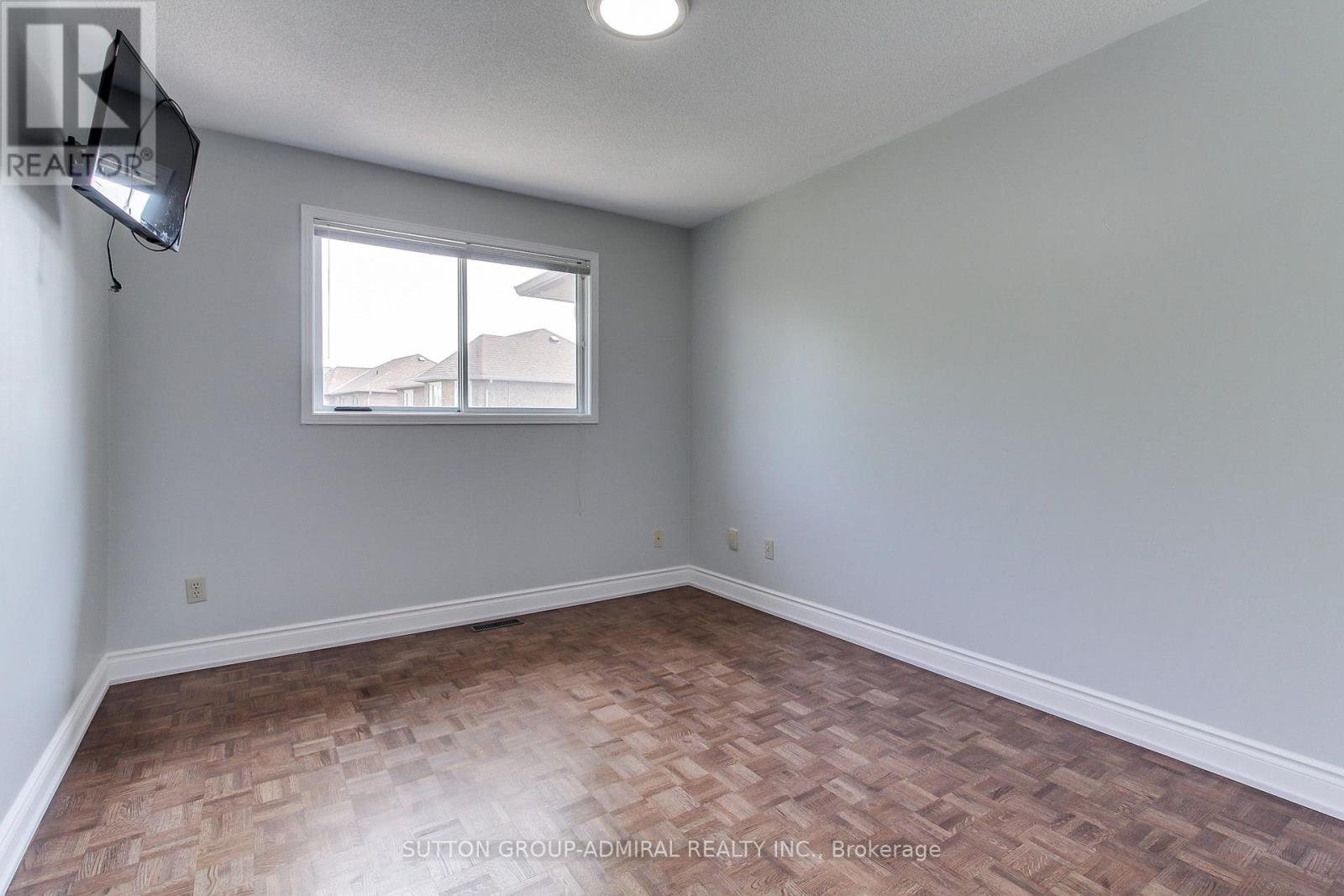 Photo 24 of 26 Carron Avenue, Vaughan ON