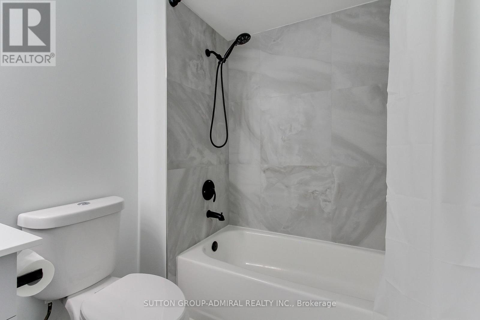 Photo 29 of 26 Carron Avenue, Vaughan ON