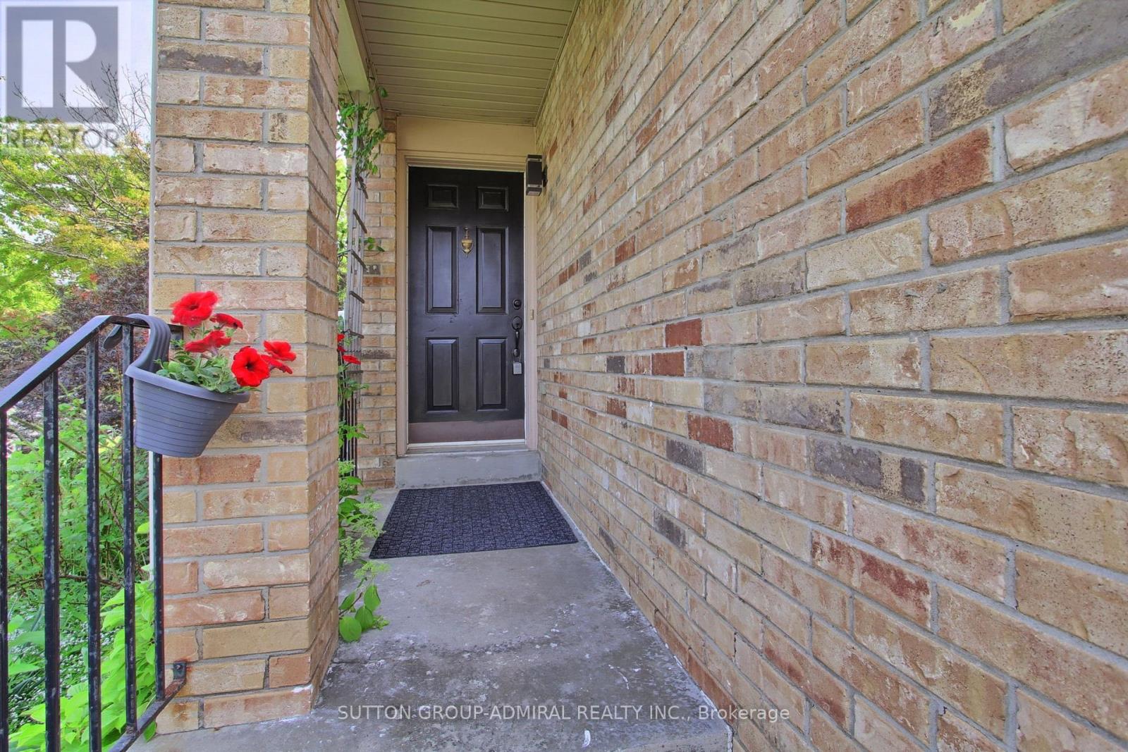 Photo 4 of 26 Carron Avenue, Vaughan ON