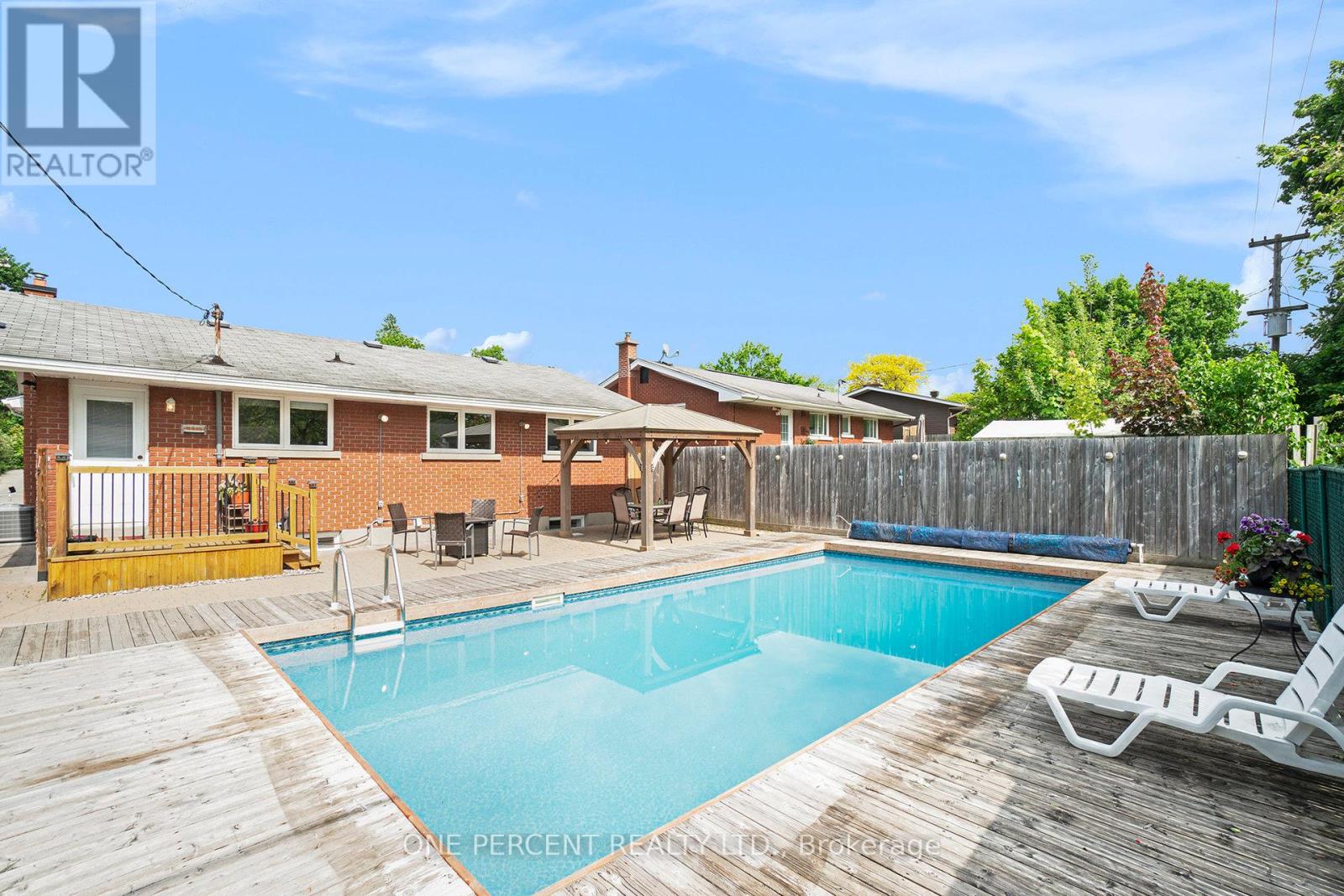 Photo 2 of 1208 Stanton Road, Ottawa ON