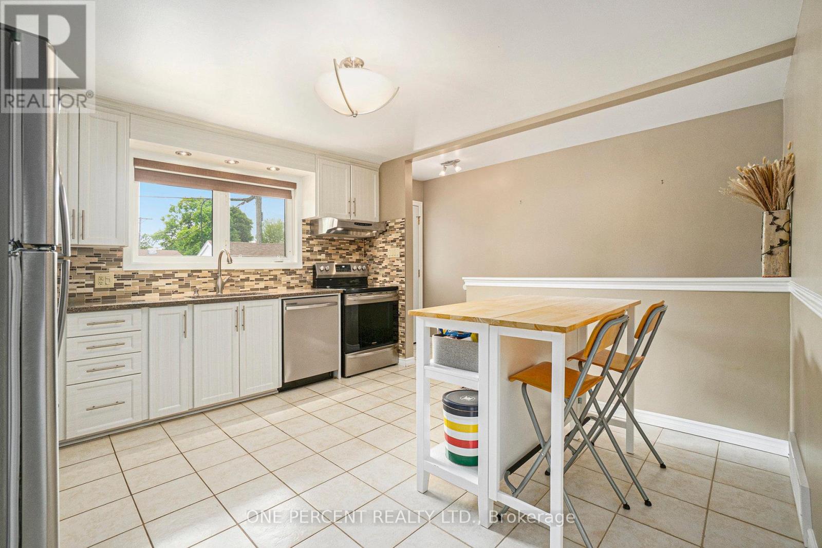 Photo 8 of 1208 Stanton Road, Ottawa ON
