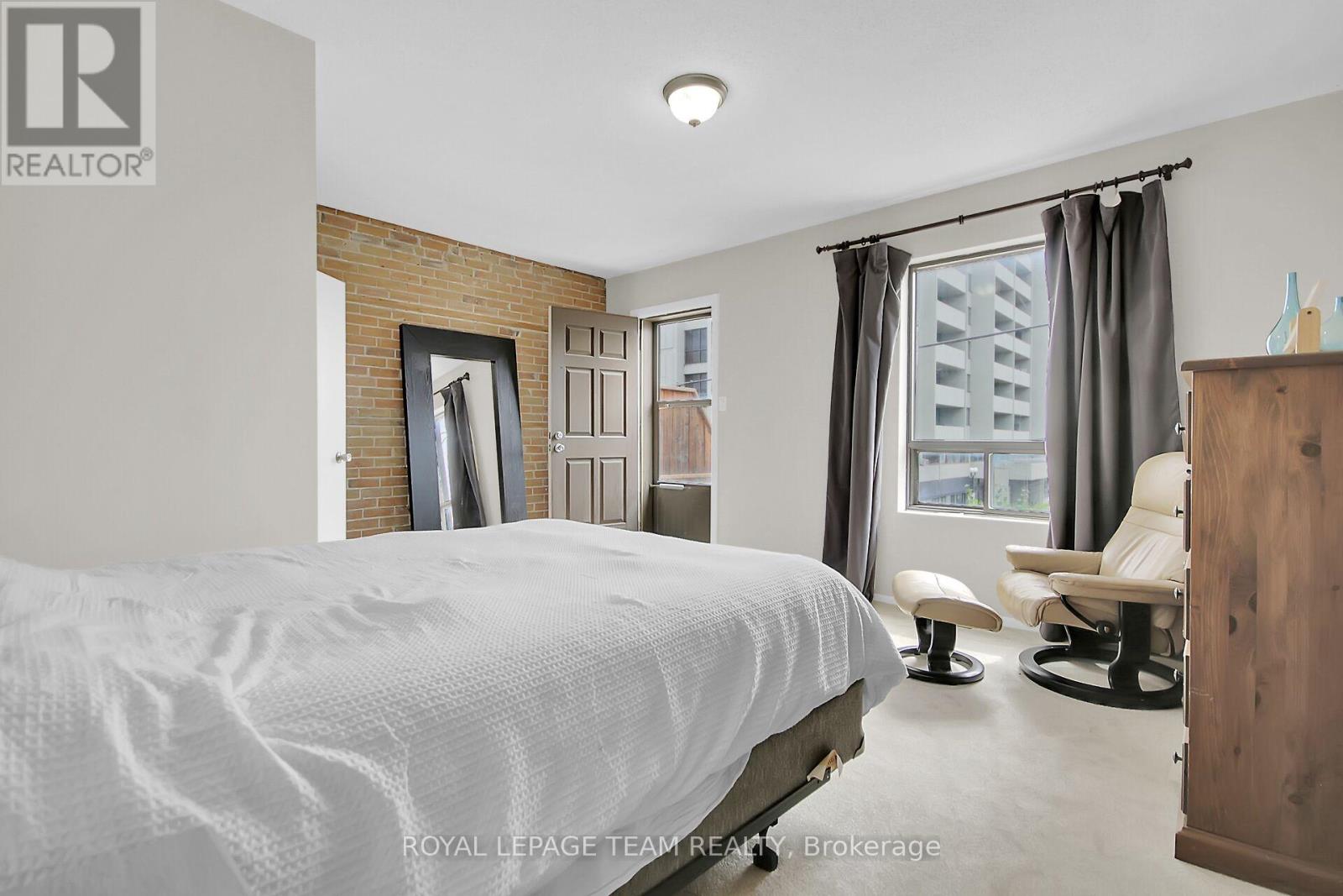 Photo 15 of 57 Argyle Avenue, Ottawa ON