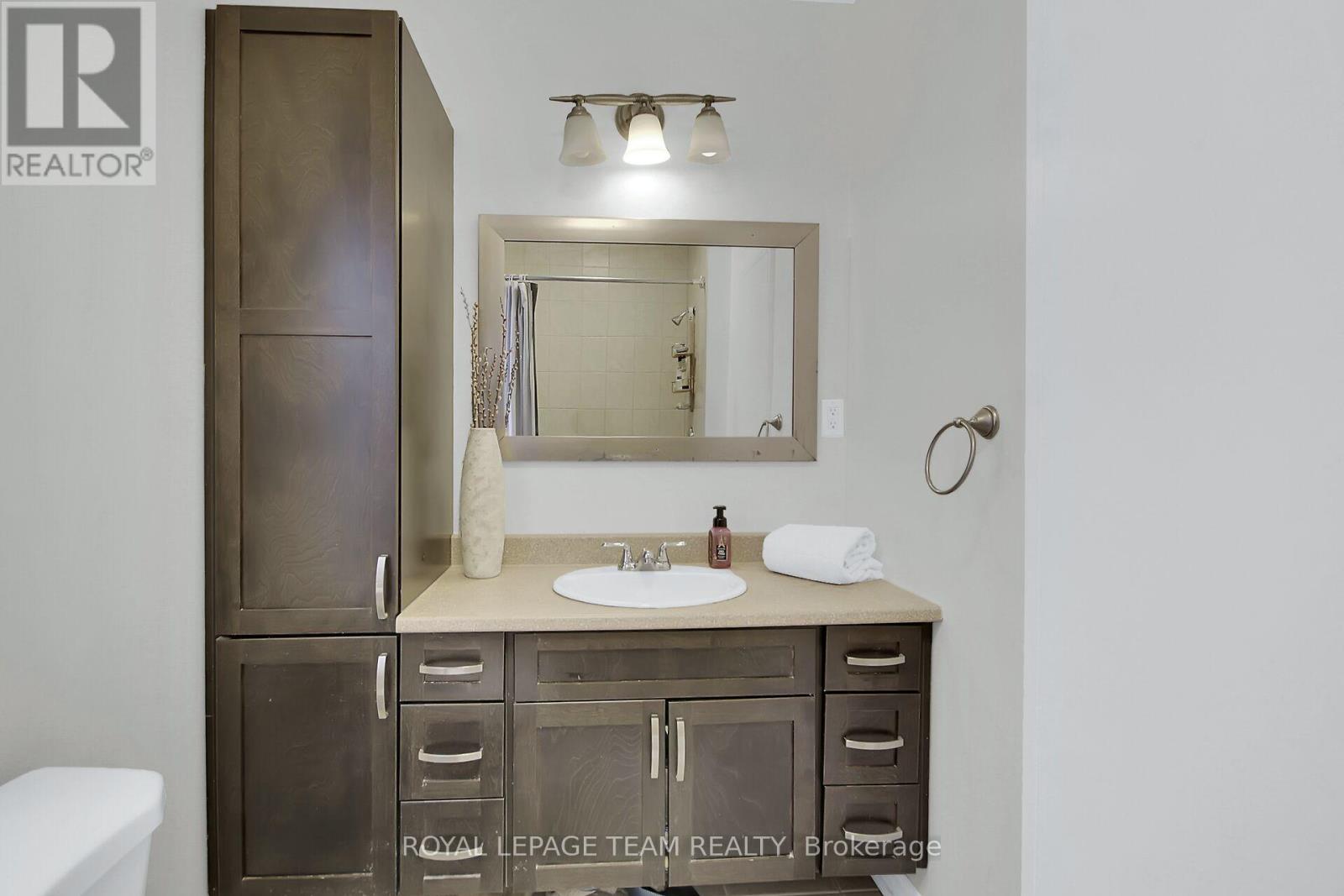 Photo 20 of 57 Argyle Avenue, Ottawa ON