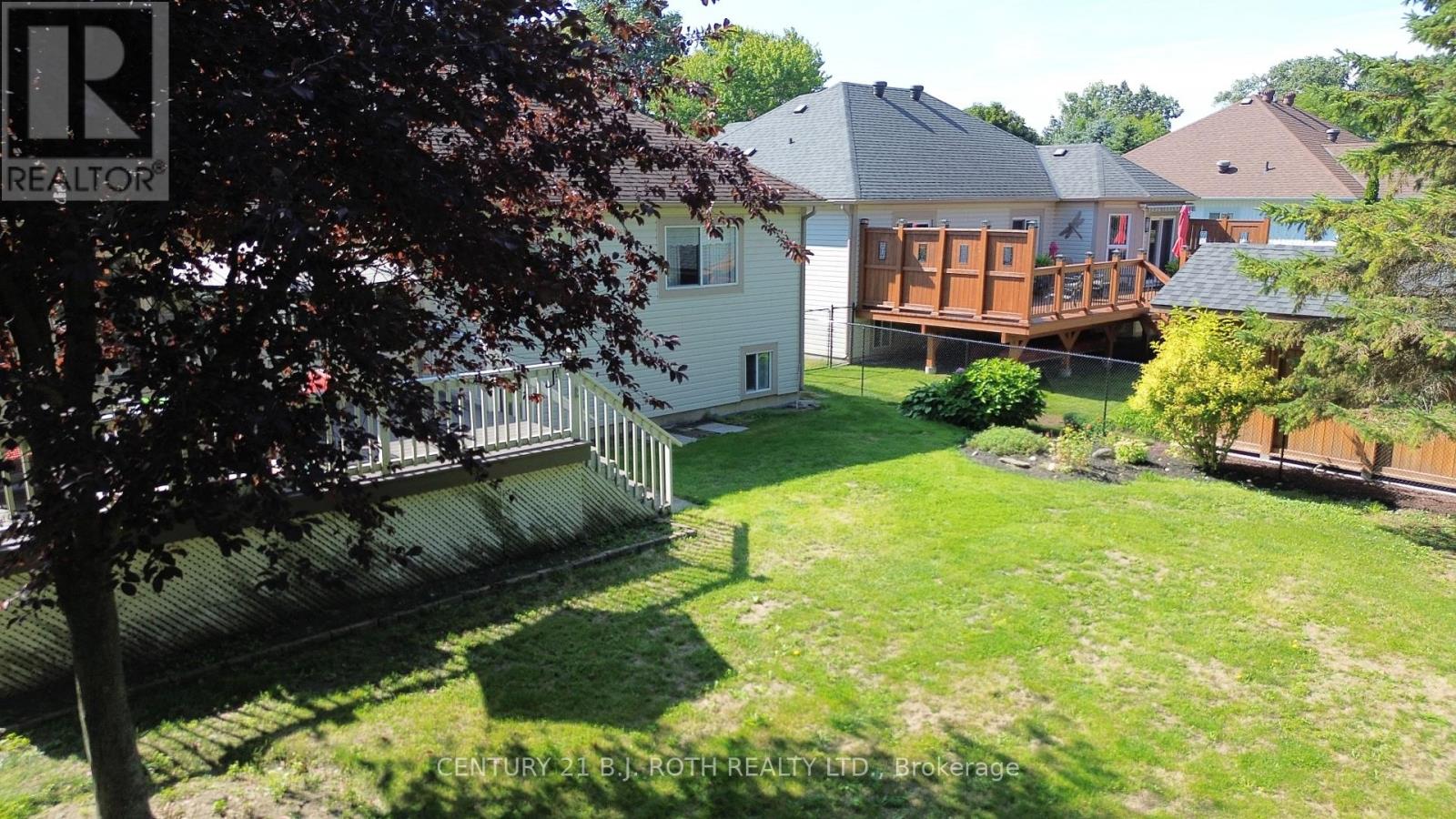 Photo 32 of 7 Trailwood Place, Wasaga Beach ON