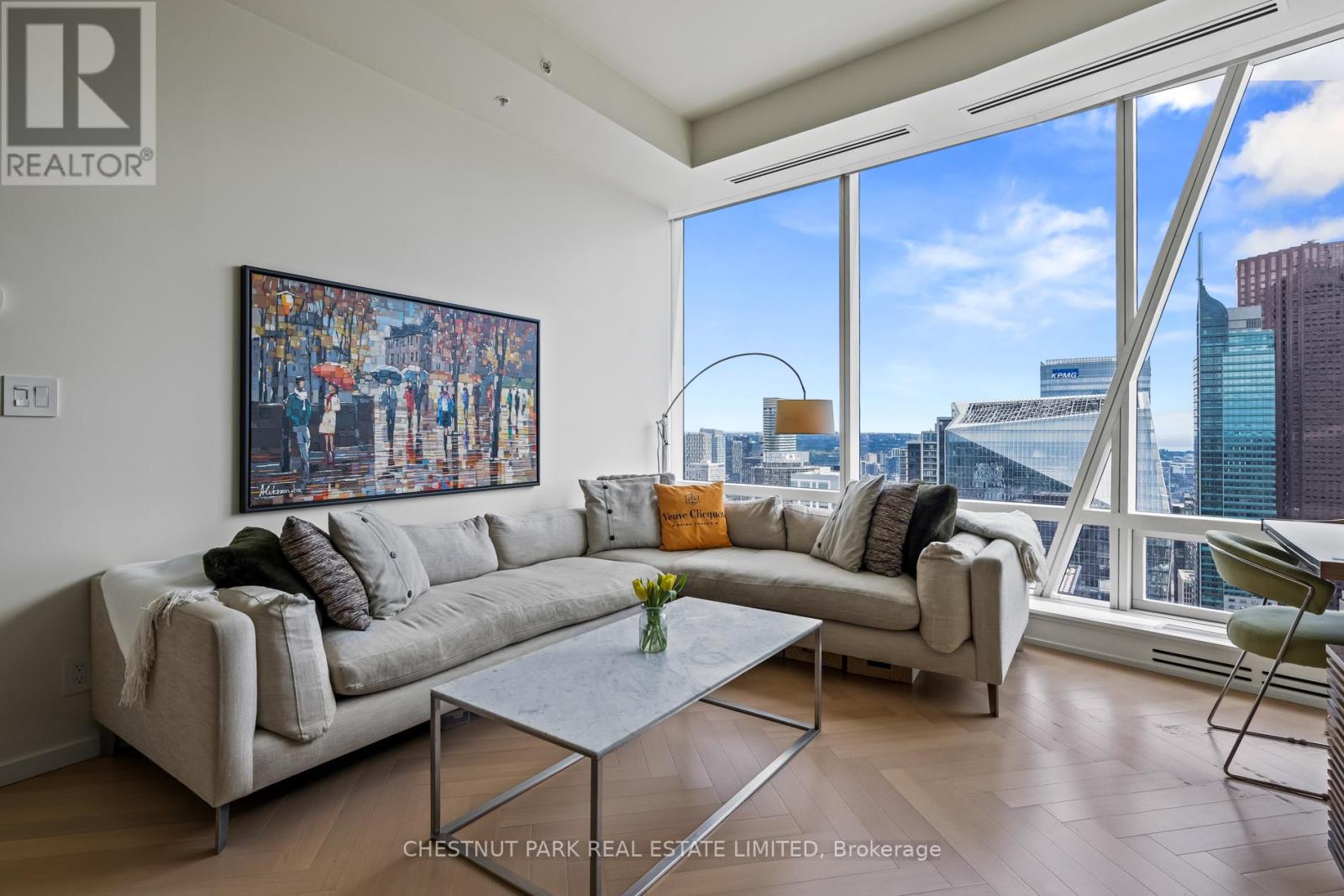 Photo 11 of 5707 180 University Avenue, Toronto ON