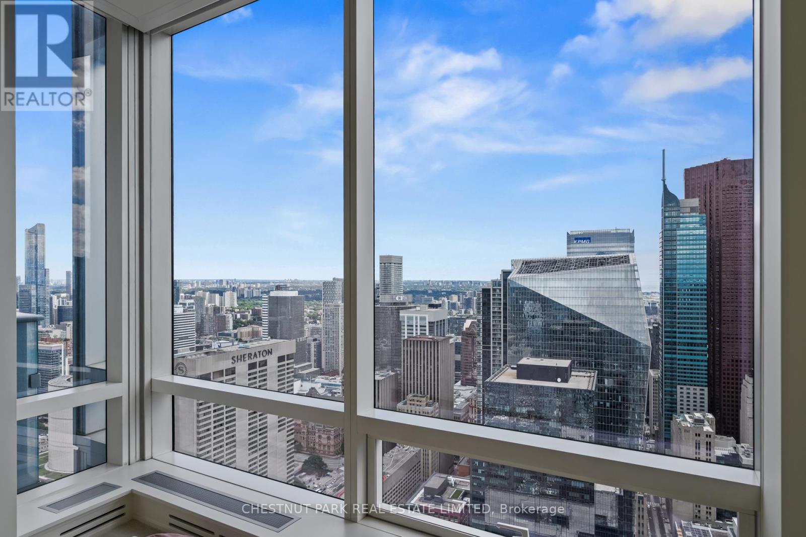 Photo 23 of 5707 180 University Avenue, Toronto ON
