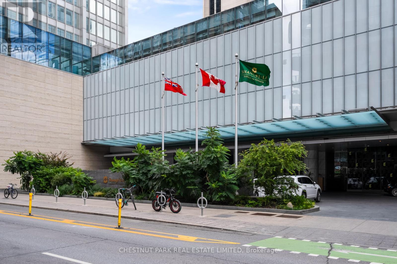 Photo 26 of 5707 180 University Avenue, Toronto ON
